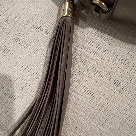 GUCCI Pebbled Calfskin Small Soho Disco Crossbody - Metallic - Picture 11 of 12